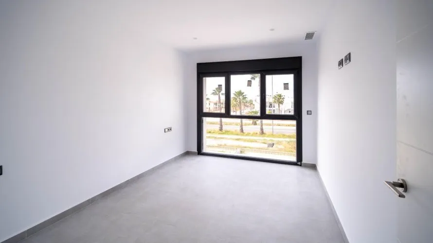 3 bedrooms villa for sale , Torrevieja, Spain No. 31912 № 8