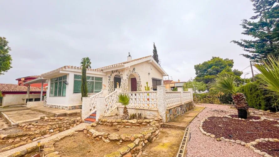 3 bedrooms villa for sale, Los Balcones, Spain No. 32039 № 12