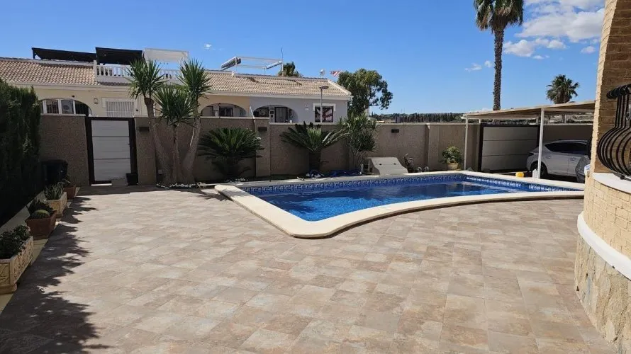 3 bedrooms villa for sale, Benijofar, Spain No. 31802