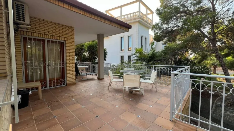 4 bedrooms villa for sale, Campoamor, Spain No. 32018 № 18