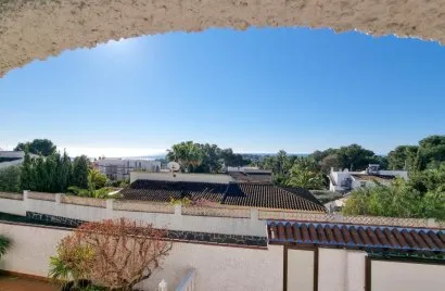 6 bedrooms villa for sale, Moraira, Spain No. 31971