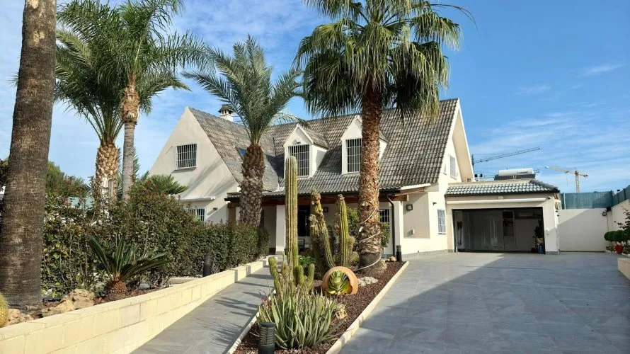 5 bedrooms villa for sale, San Juan, Spain No. 32058 № 10