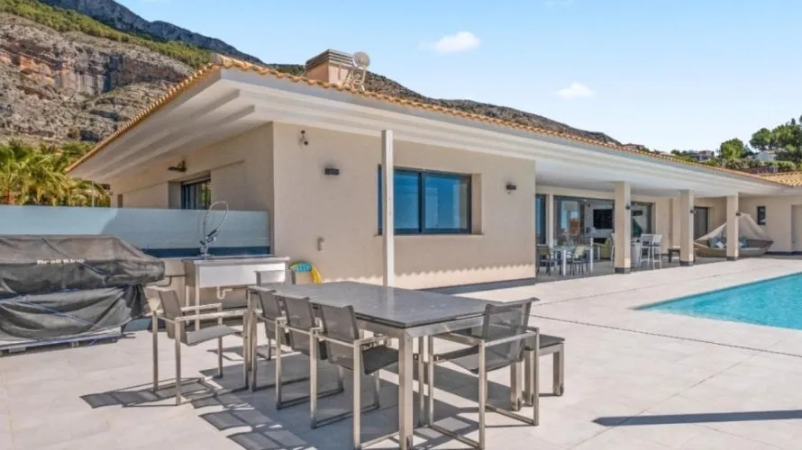 5 bedrooms villa for sale, Zona Altea Hills, Spain No. 32285 № 3