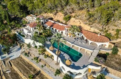 11 bedrooms villa for sale , Altea, Spain No. 32302