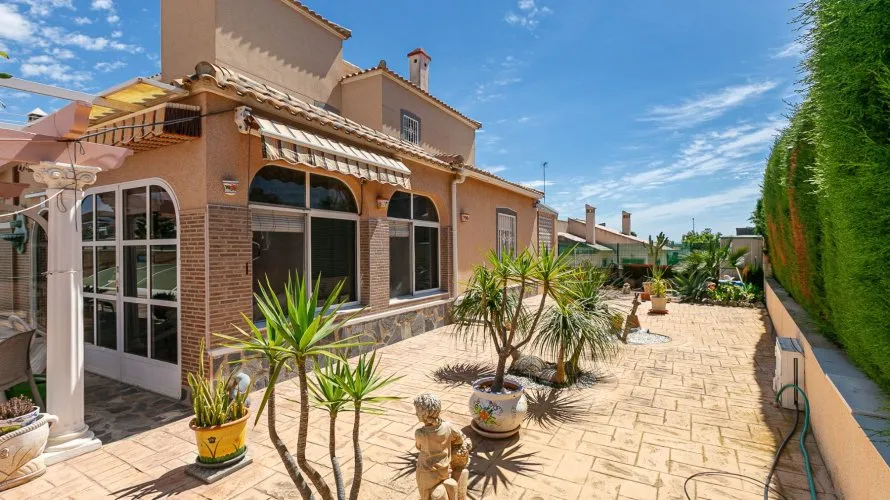 158m² villa for sale , Cabo Roig, Spain No. 32297