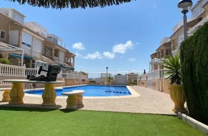3 bedrooms house for sale , Torrevieja, Spain No. 32269