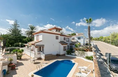 185m² villa for sale, Castilblanco de los Arroyos, Spain No. 32366