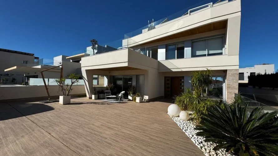 4 bedrooms villa for sale, Campoamor, Spain No. 32351 № 25