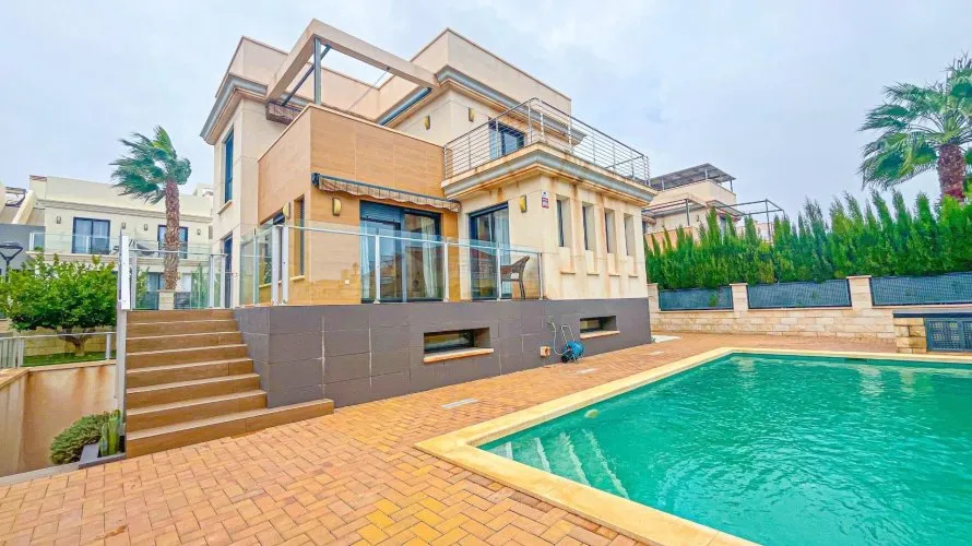 5 bedrooms villa for sale, La Zenia, Spain No. 32327 № 5