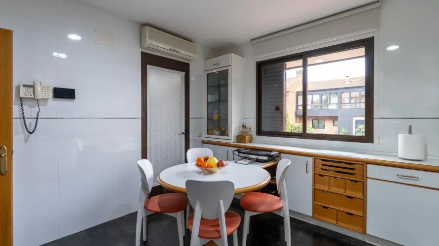 6 bedrooms house for sale, Madrid, Spain No. 32357 № 14