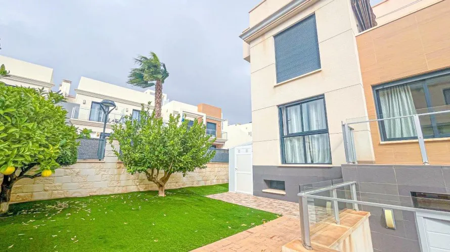 5 bedrooms villa for sale, La Zenia, Spain No. 32327 № 10