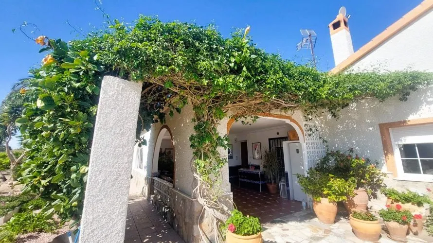 5 bedrooms house for sale, La Marina, Spain No. 32339 № 3