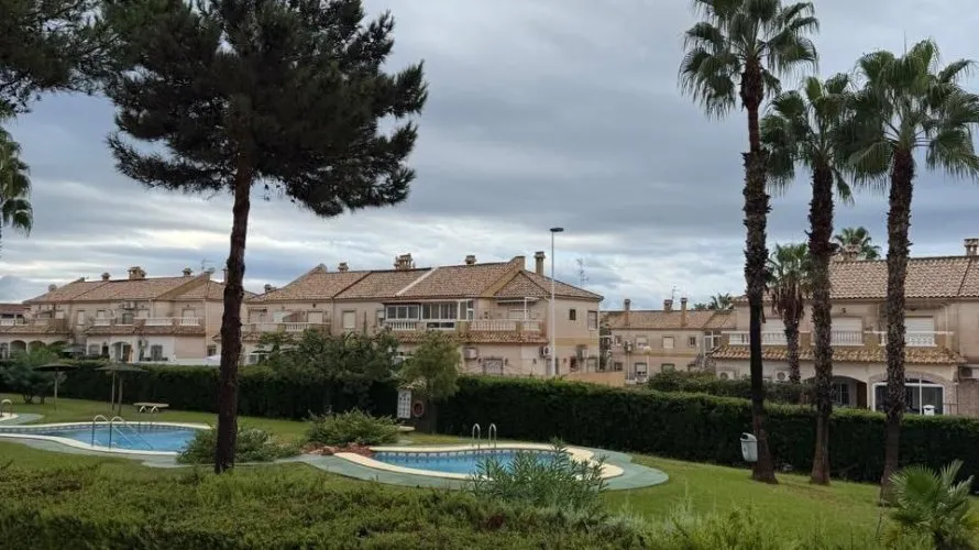 2 bedrooms house for sale, Torrevieja, Spain No. 32450 № 26