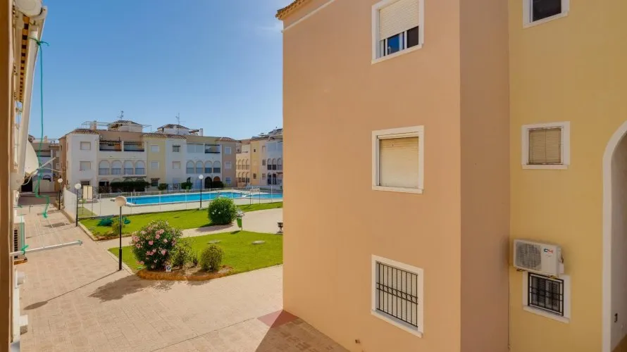 60m² bungalow for sale, Torrevieja, Spain No. 32468 № 19
