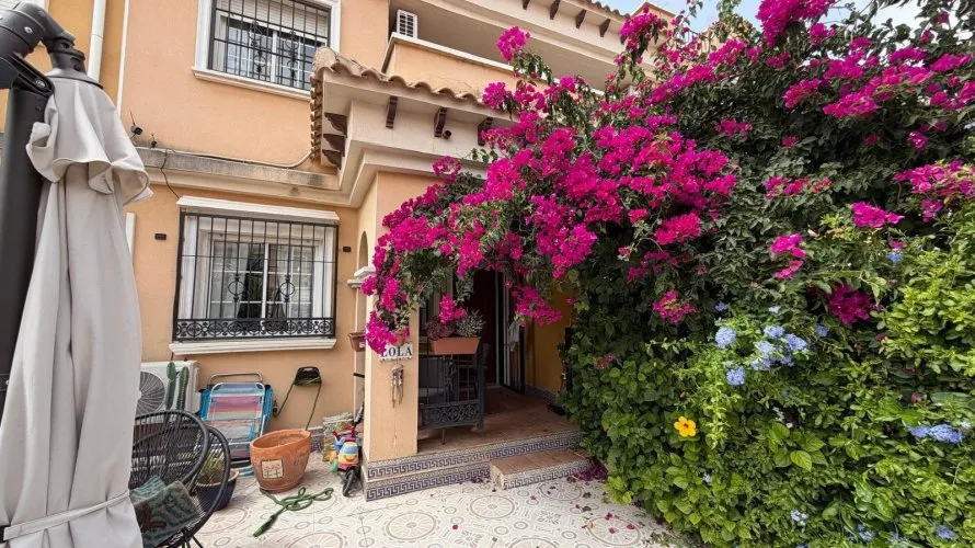 3 bedrooms bungalow for sale, Torrevieja, Spain No. 32483 № 17
