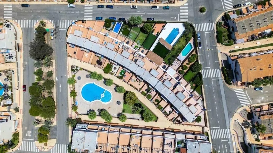 3 bedrooms house for sale, Campoamor, Spain No. 32385 № 1