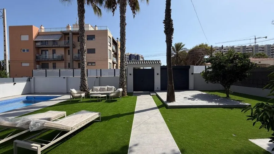 4 bedrooms villa for sale, Torrevieja, Spain No. 32517 № 7