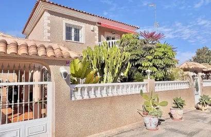 2 bedrooms villa for sale, Torrevieja, Spain No. 32528