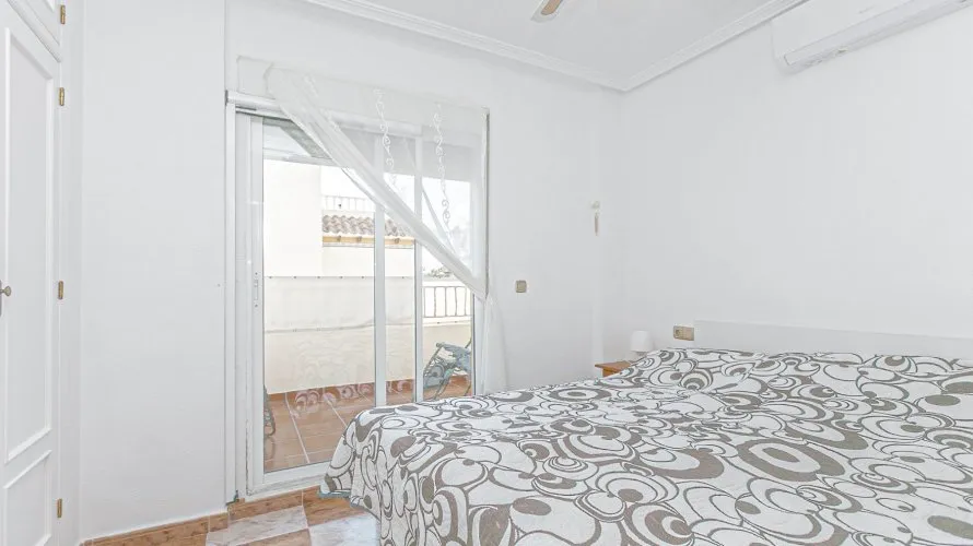 74m² house for sale, Playa Flamenca II, Spain No. 32530 № 1
