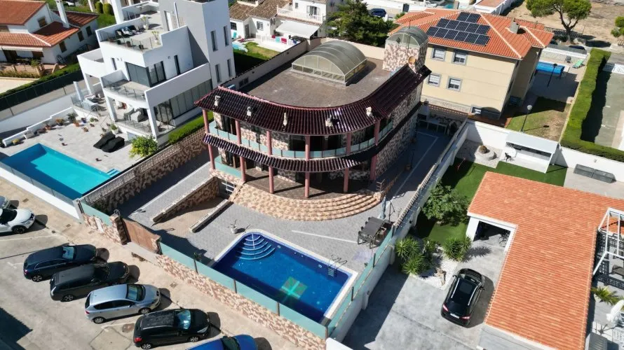 624m² villa for sale, La Zenia, Spain No. 32496