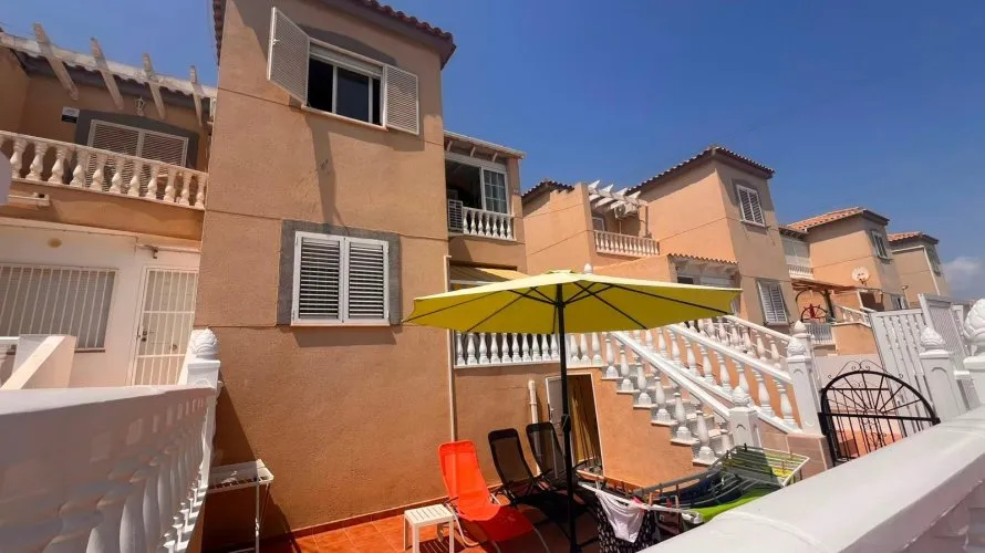 2 bedrooms bungalow for sale, Torrevieja, Spain No. 32509 № 1