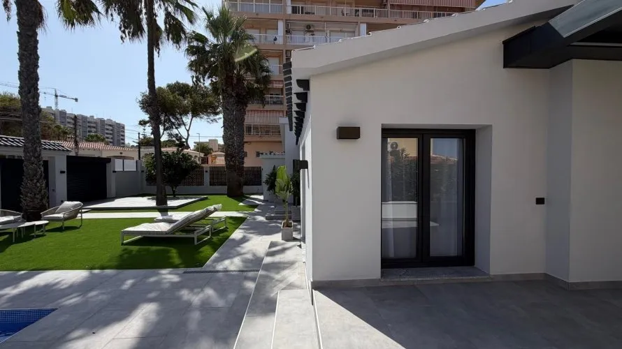 4 bedrooms villa for sale, Torrevieja, Spain No. 32517 № 16