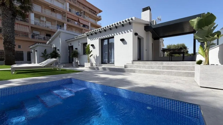 4 bedrooms villa for sale, Torrevieja, Spain No. 32517 № 11