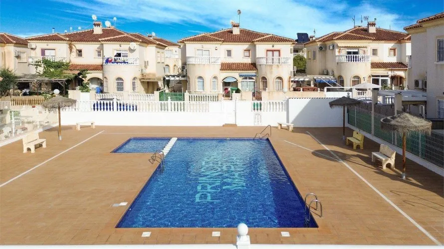 3 bedrooms house for sale, Torrevieja, Spain No. 32536 № 3