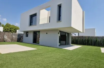 3 bedrooms villa for sale, La Font, Spain No. 32498