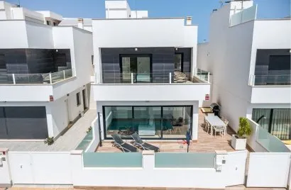 121m² villa for sale, Las Esperanzas, Spain No. 32583
