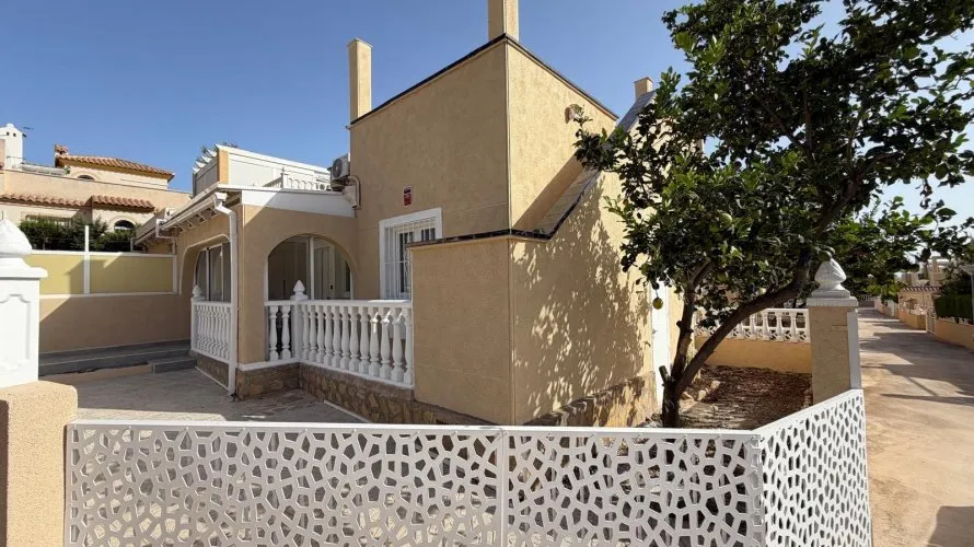2 bedrooms house for sale, Torrevieja, Spain No. 32546 № 28