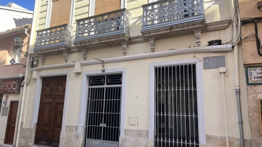 519m² house for sale, Calvarrasa de Abajo, Spain No. 32567 № 1