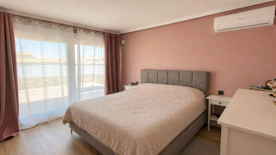 5 bedrooms house for sale, Los Balcones, Spain No. 32607 № 17