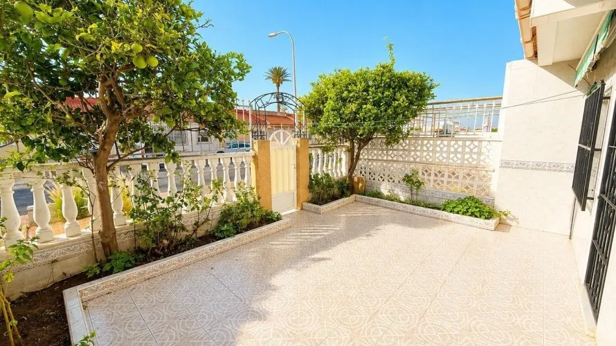 3 bedrooms bungalow for sale, Torrevieja, Spain No. 32584 № 3