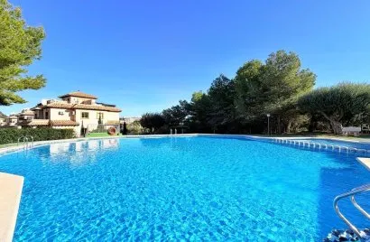 2 bedrooms house for sale, Campoamor, Spain No. 32543