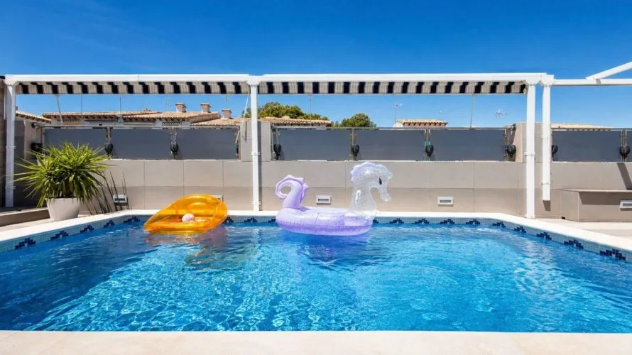 5 bedrooms house for sale, Los Balcones, Spain No. 32607 № 18