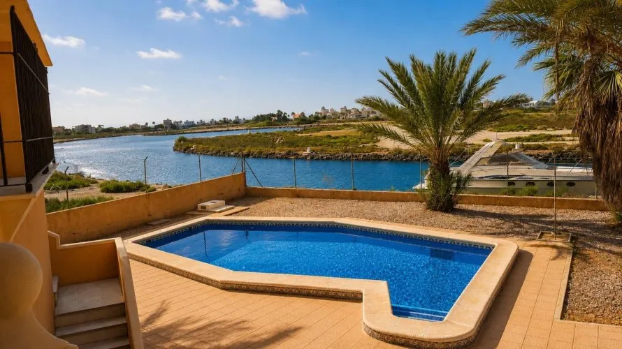 3 bedrooms villa for sale, La Manga del Mar Menor, Spain No. 32571 № 1