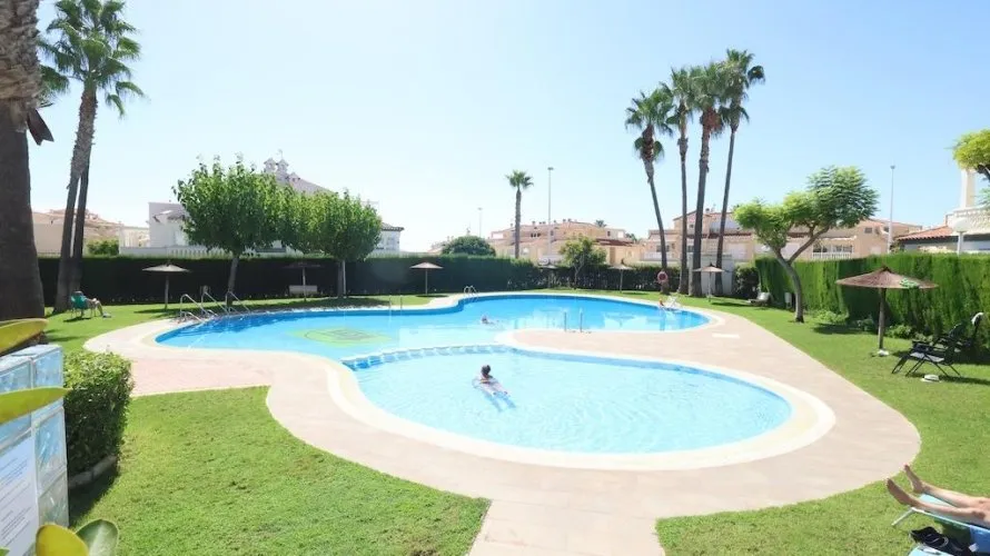 2 bedrooms bungalow for sale, Alicante, Spain No. 32588