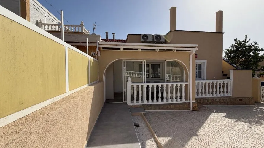 2 bedrooms house for sale, Torrevieja, Spain No. 32546 № 27