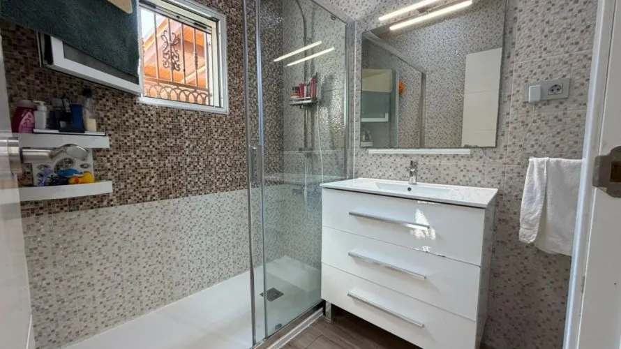 2 bedrooms house for sale, Nueva Torrevieja, Spain No. 32639