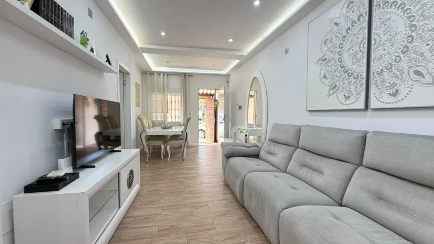 2 bedrooms house for sale, Nueva Torrevieja, Spain No. 32639 № 5