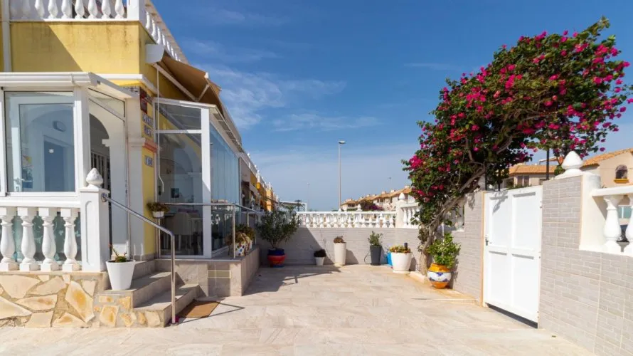 74m² house for sale, Cabo Roig, Spain No. 32663 № 21